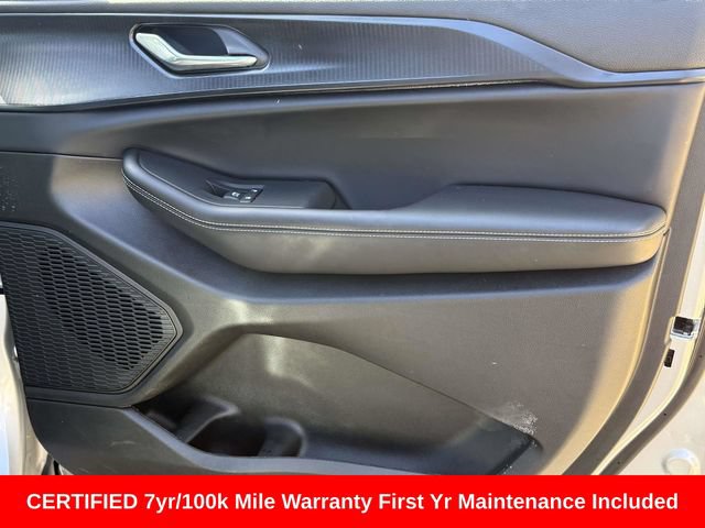 Certified 2025 Jeep Grand Cherokee Altitude AWD/4WD image 8