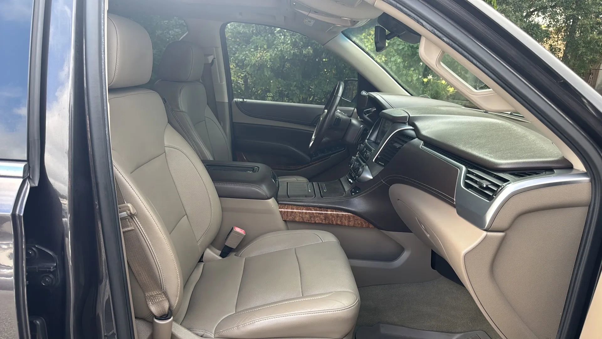 Used 2016 Chevrolet Tahoe LTZ image 12