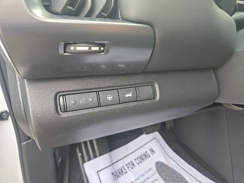 New 2026 Nissan Pathfinder SL image 13