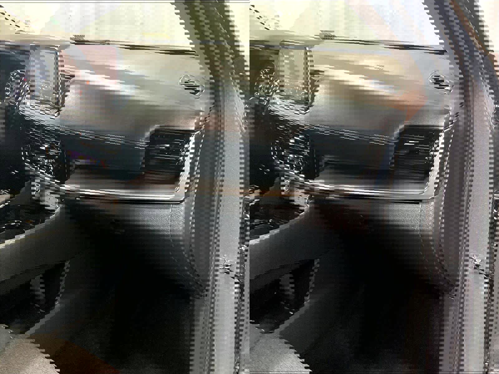 Used 2022 Nissan Rogue SV image 13