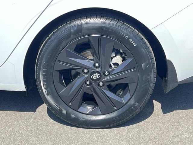 Certified 2021 Hyundai Elantra SEL w/ Cargo Package FWD image 12