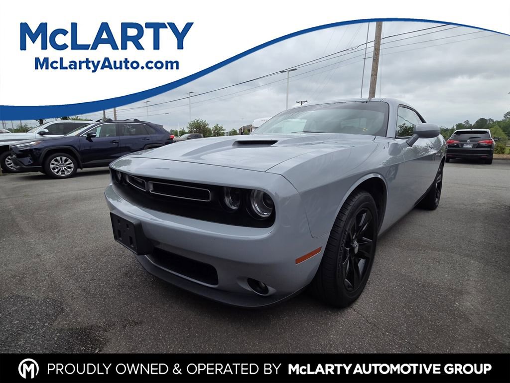 Used 2021 Dodge Challenger SXT w/ Driver Convenience Group RWD image 1