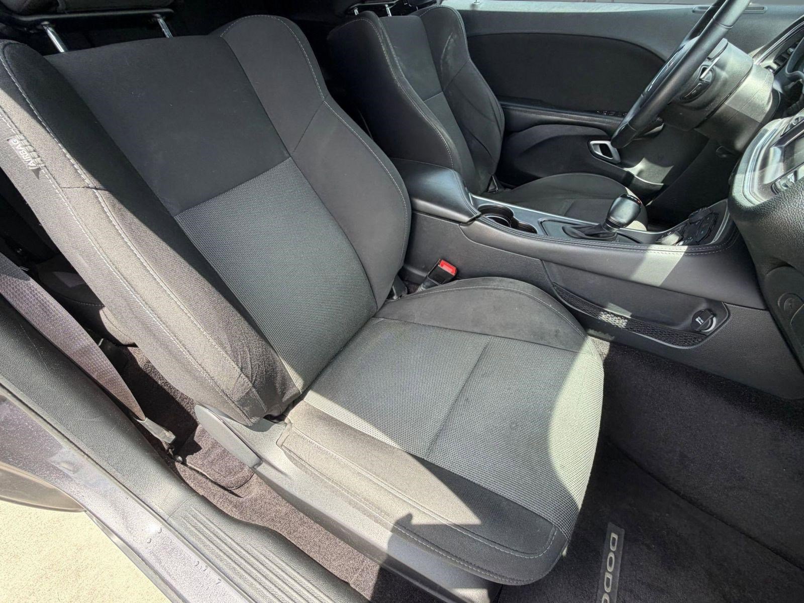 Used 2016 Dodge Challenger R/T RWD image 21