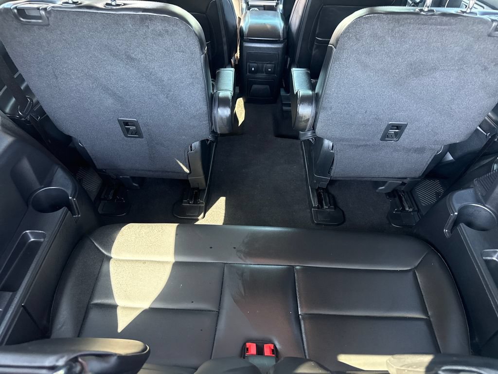 Used 2024 Ford Explorer XLT w/ Equipment Group 202A AWD/4WD image 16
