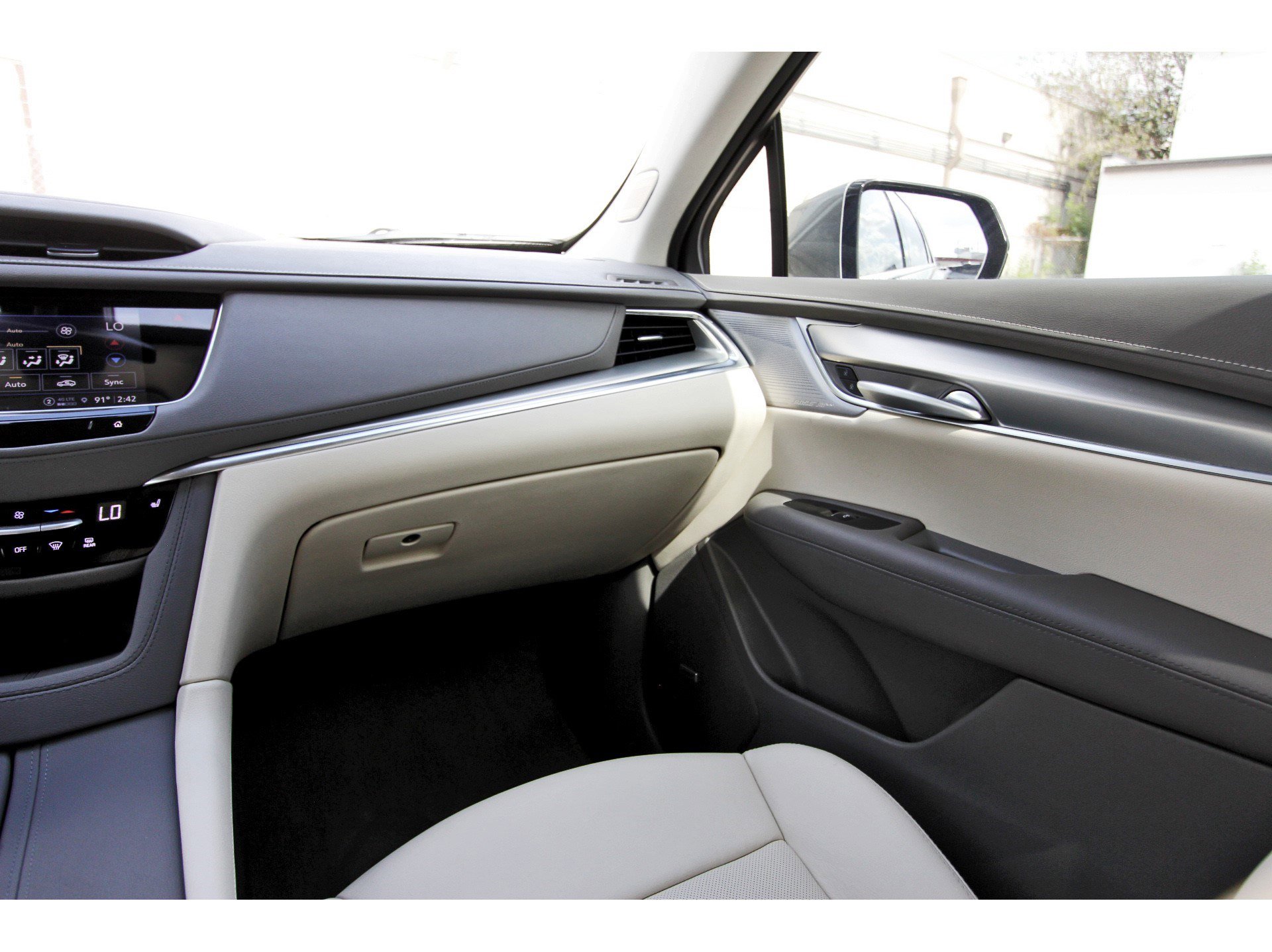 Used 2025 Cadillac XT5 Premium Luxury w/ LPO, Floor Liner Package image 12