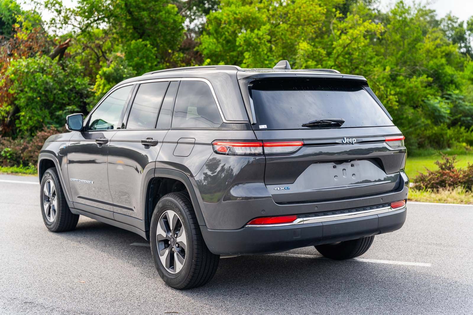 Used 2024 Jeep Grand Cherokee Limited 4xe AWD/4WD image 5