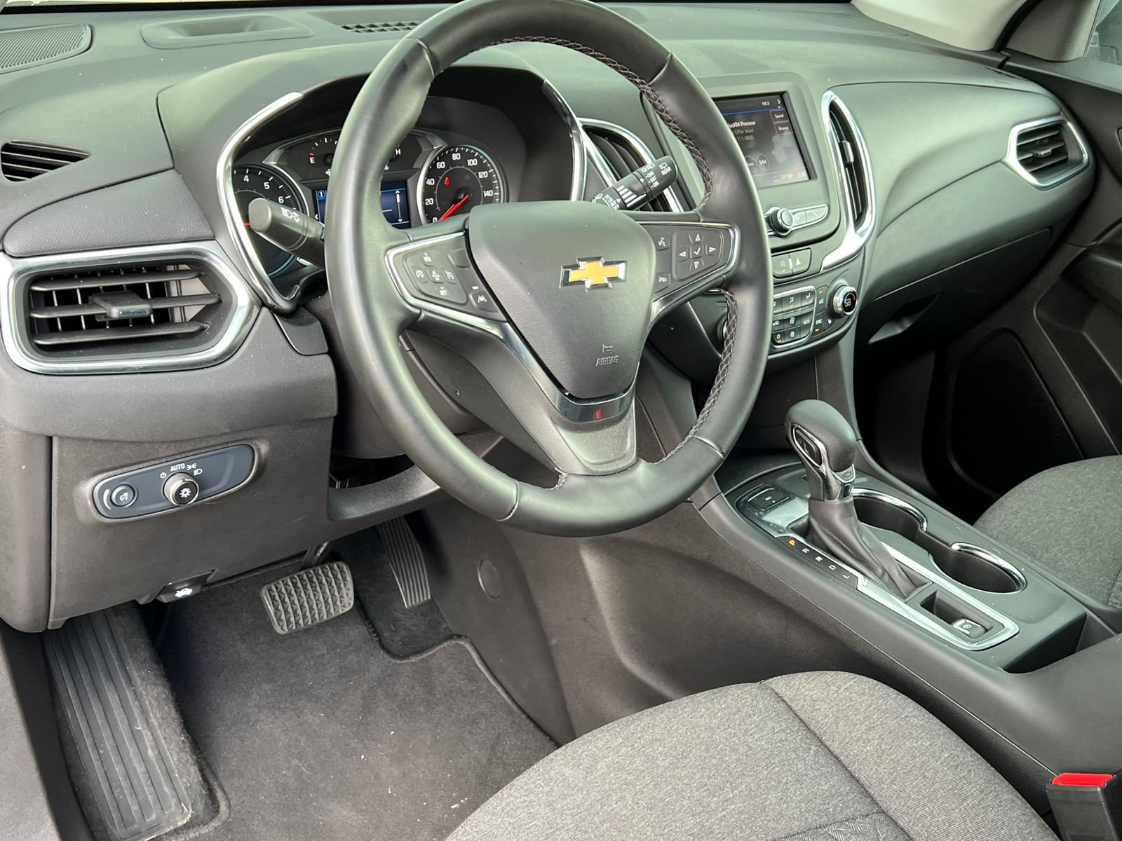 Used 2024 Chevrolet Equinox LT AWD/4WD image 16