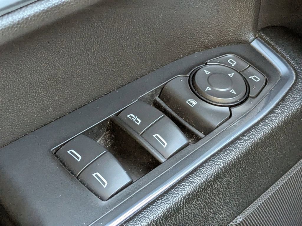 Used 2025 Chevrolet Silverado 1500 LT image 25