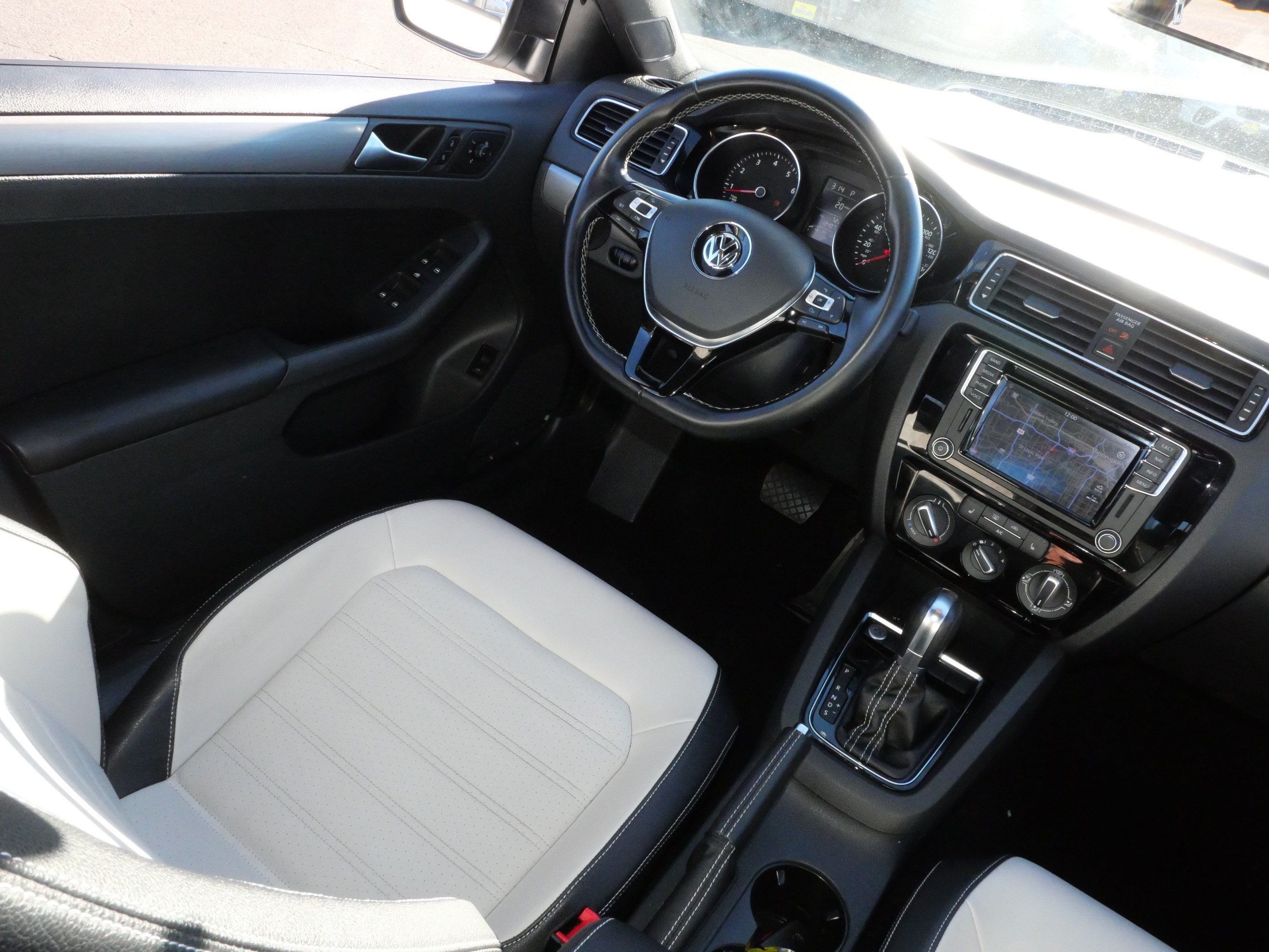 Used 2016 Volkswagen Jetta Sport FWD image 9