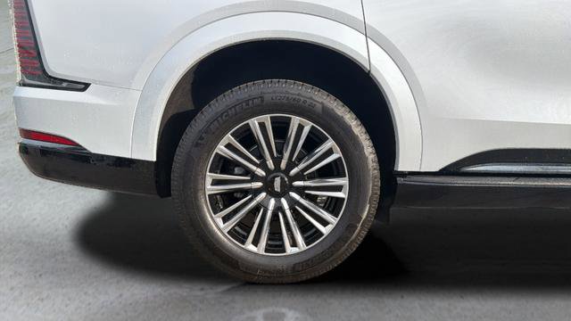 Used 2026 Cadillac Escalade IQL Sport 1 w/ LPO, Floor Liner Package AWD/4WD image 59