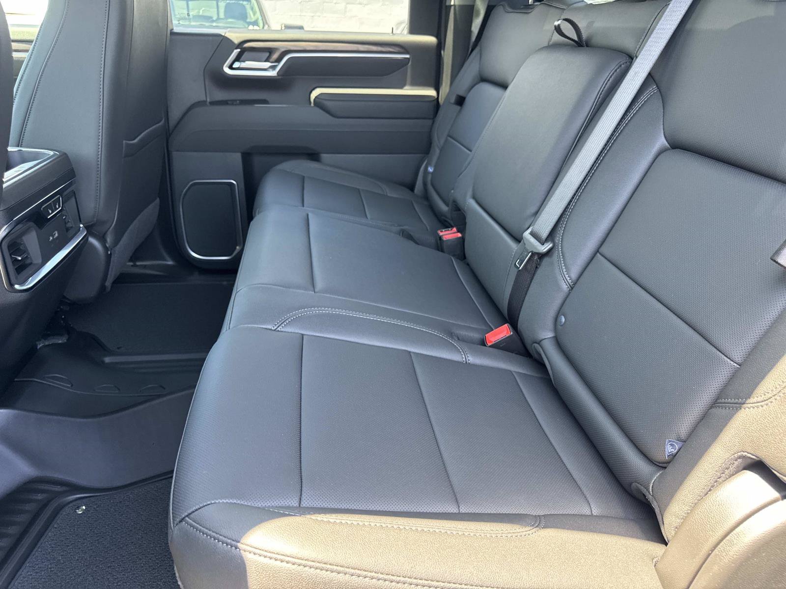 New 2026 GMC Sierra 2500 SLT w/ Max Trailering Package AWD/4WD image 26