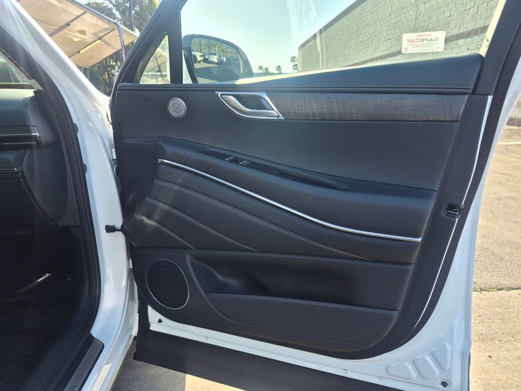 Used 2026 Genesis GV80 2.5T Select image 32