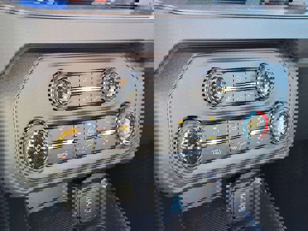 New 2025 Ford Bronco 4-Door image 46