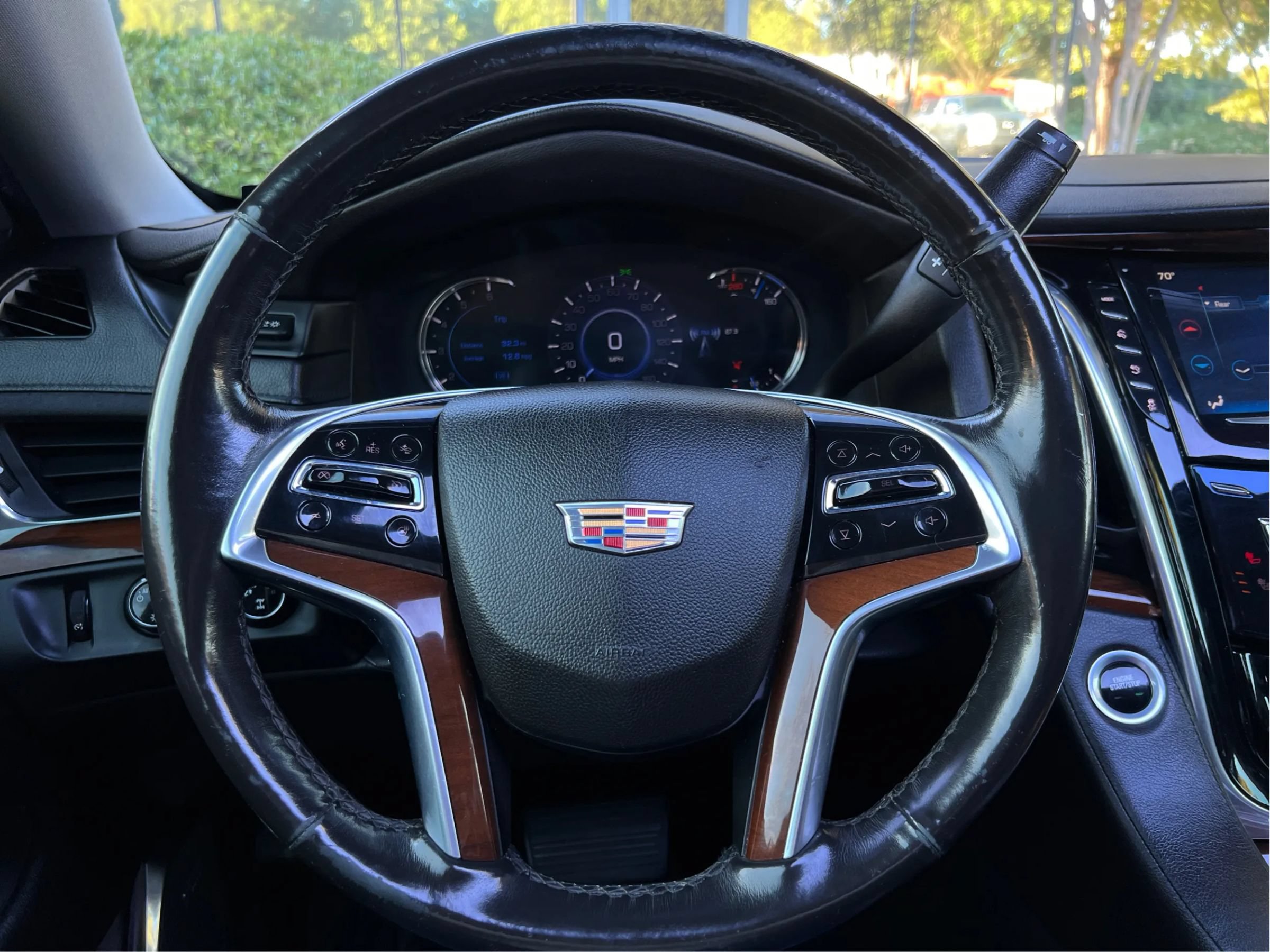 Used 2018 Cadillac Escalade Luxury AWD/4WD image 29