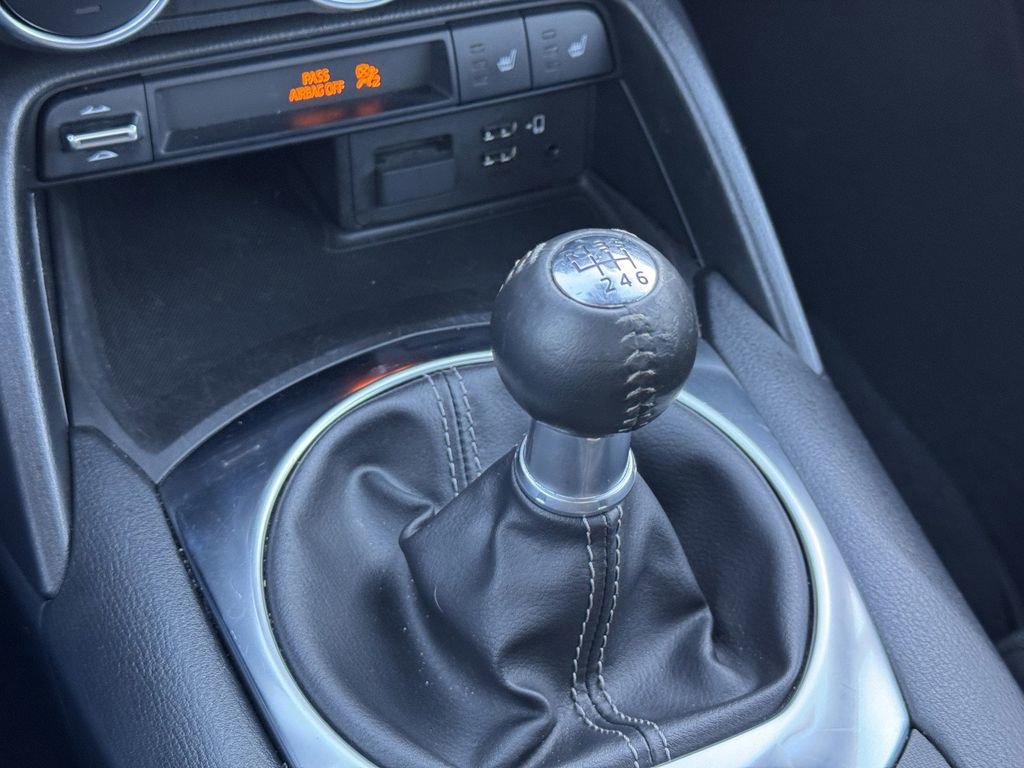 Used 2022 MAZDA MX-5 Miata RF Grand Touring RWD image 13