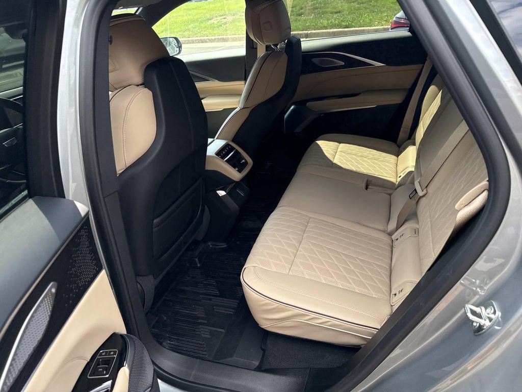 Certified 2026 Cadillac Lyriq Signature Luxury w/ Nappa Leather Package AWD/4WD image 9