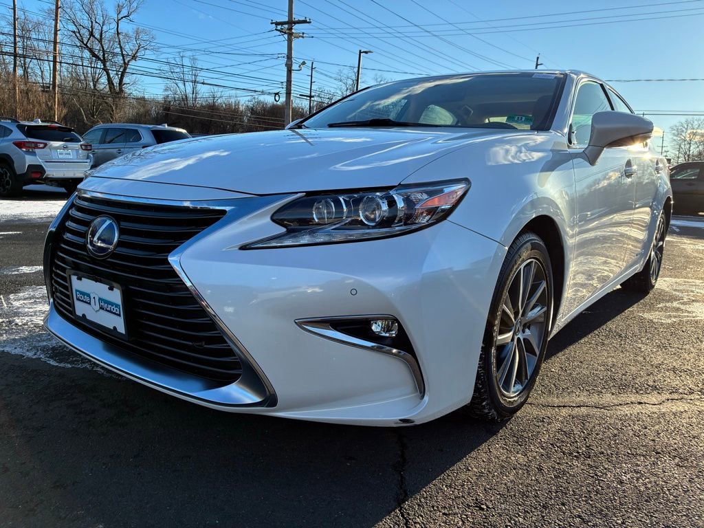 Used 2018 Lexus ES 300h image 3