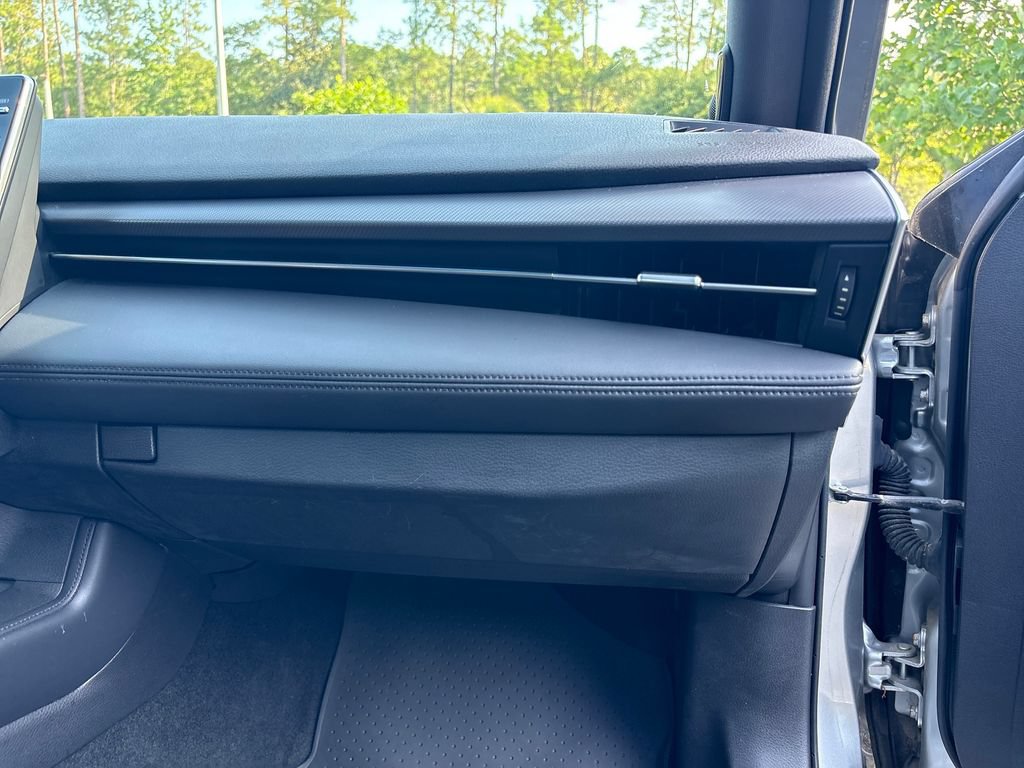 Used 2019 Toyota Avalon XSE w/ All Weather Liner Package FWD image 32