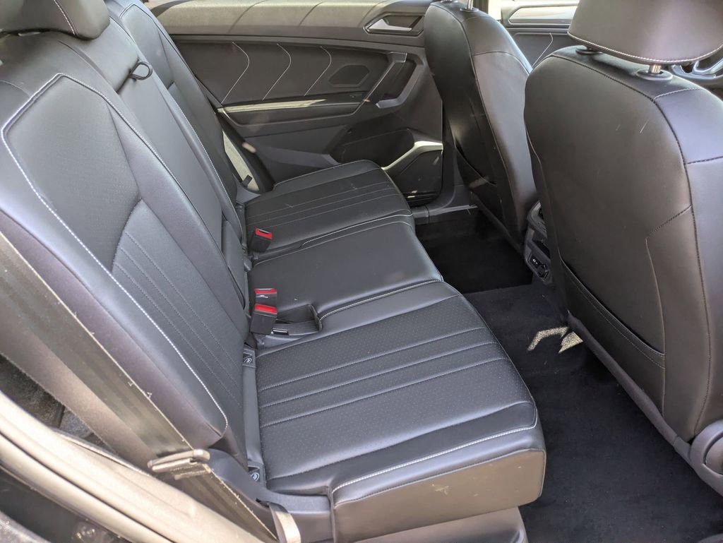 Used 2022 Volkswagen Tiguan SE AWD/4WD image 23