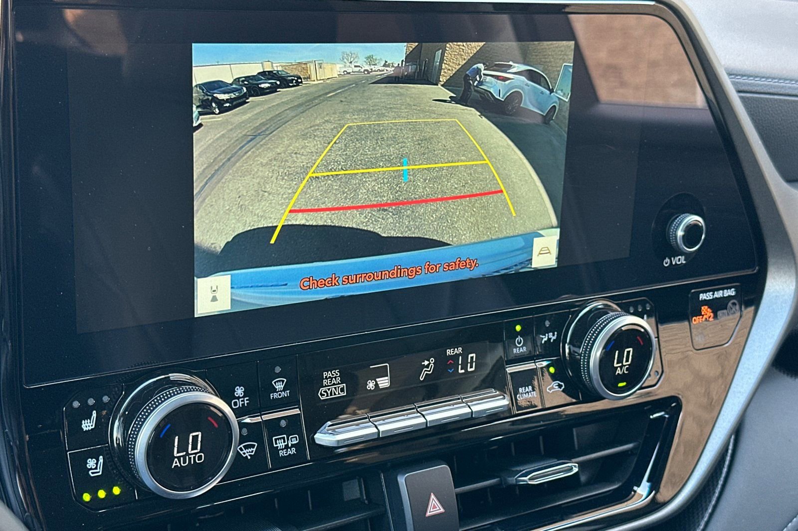 Used 2026 Toyota Highlander Limited image 23