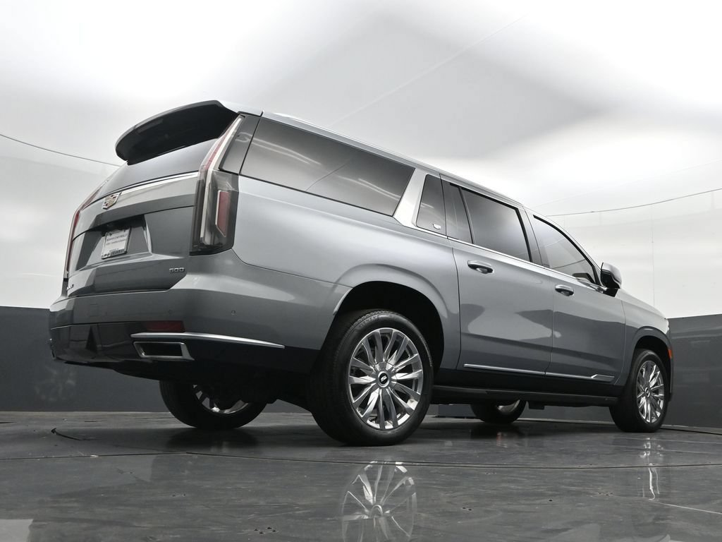 Used 2024 Cadillac Escalade ESV Premium Luxury AWD/4WD image 43