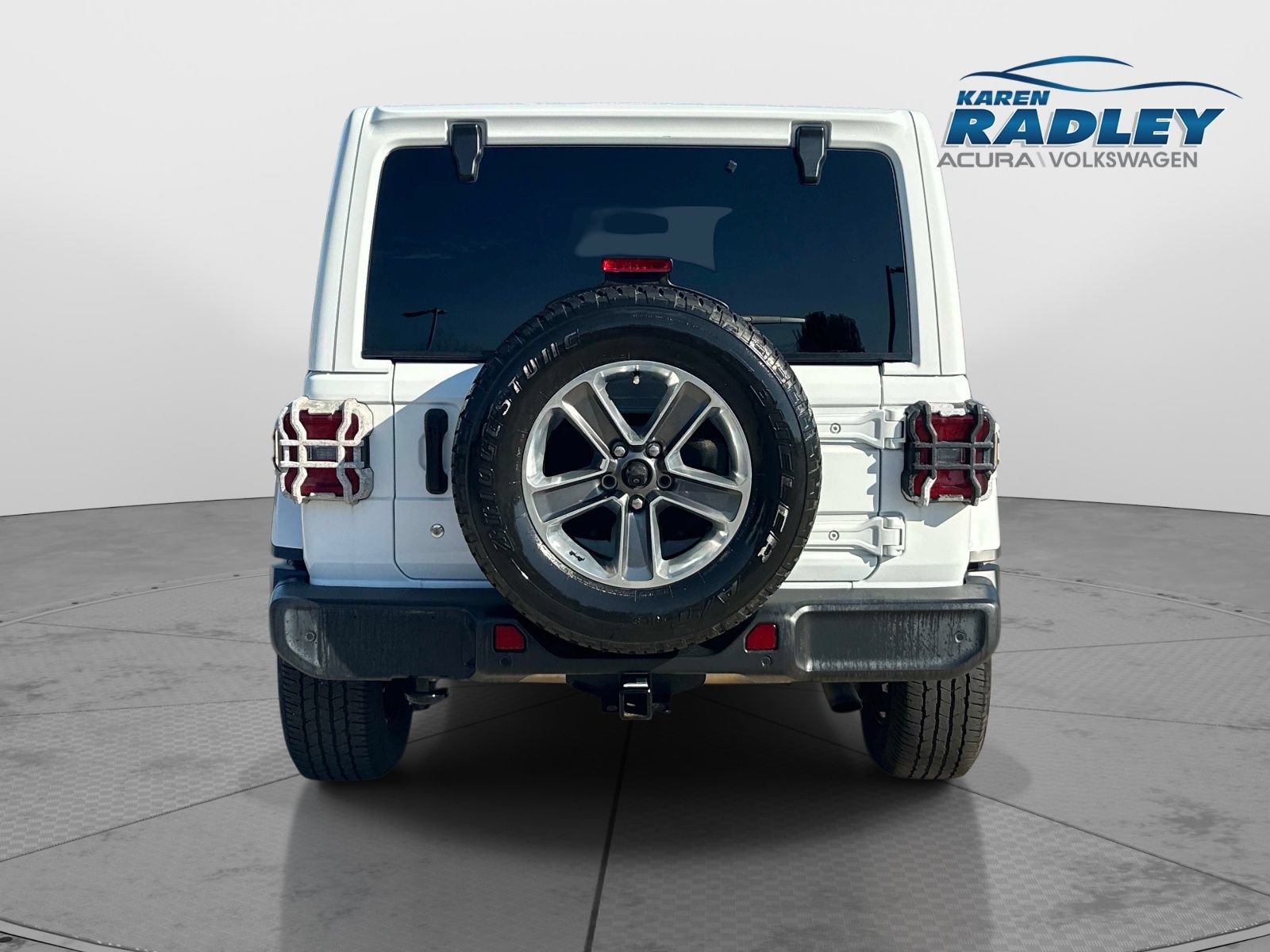 Used 2019 Jeep Wrangler Unlimited Sahara AWD/4WD image 3