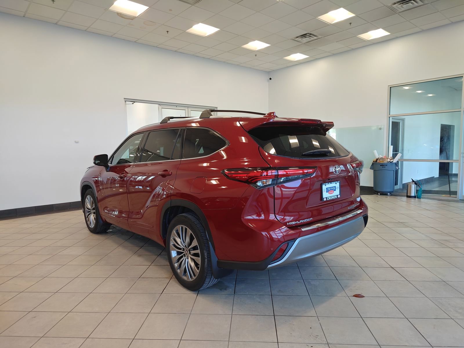 Used 2022 Toyota Highlander Platinum image 5