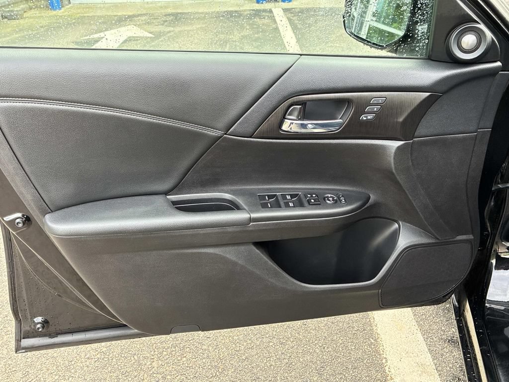 Used 2015 Honda Accord EX-L image 19