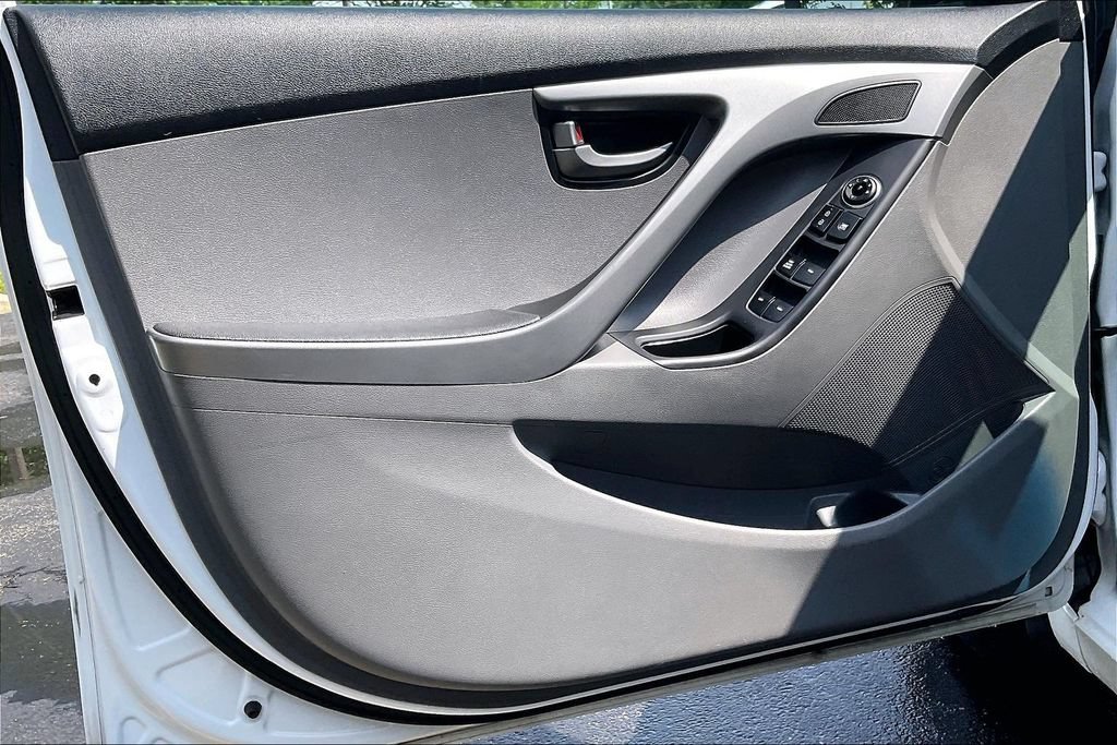 Used 2015 Hyundai Elantra SE FWD image 26