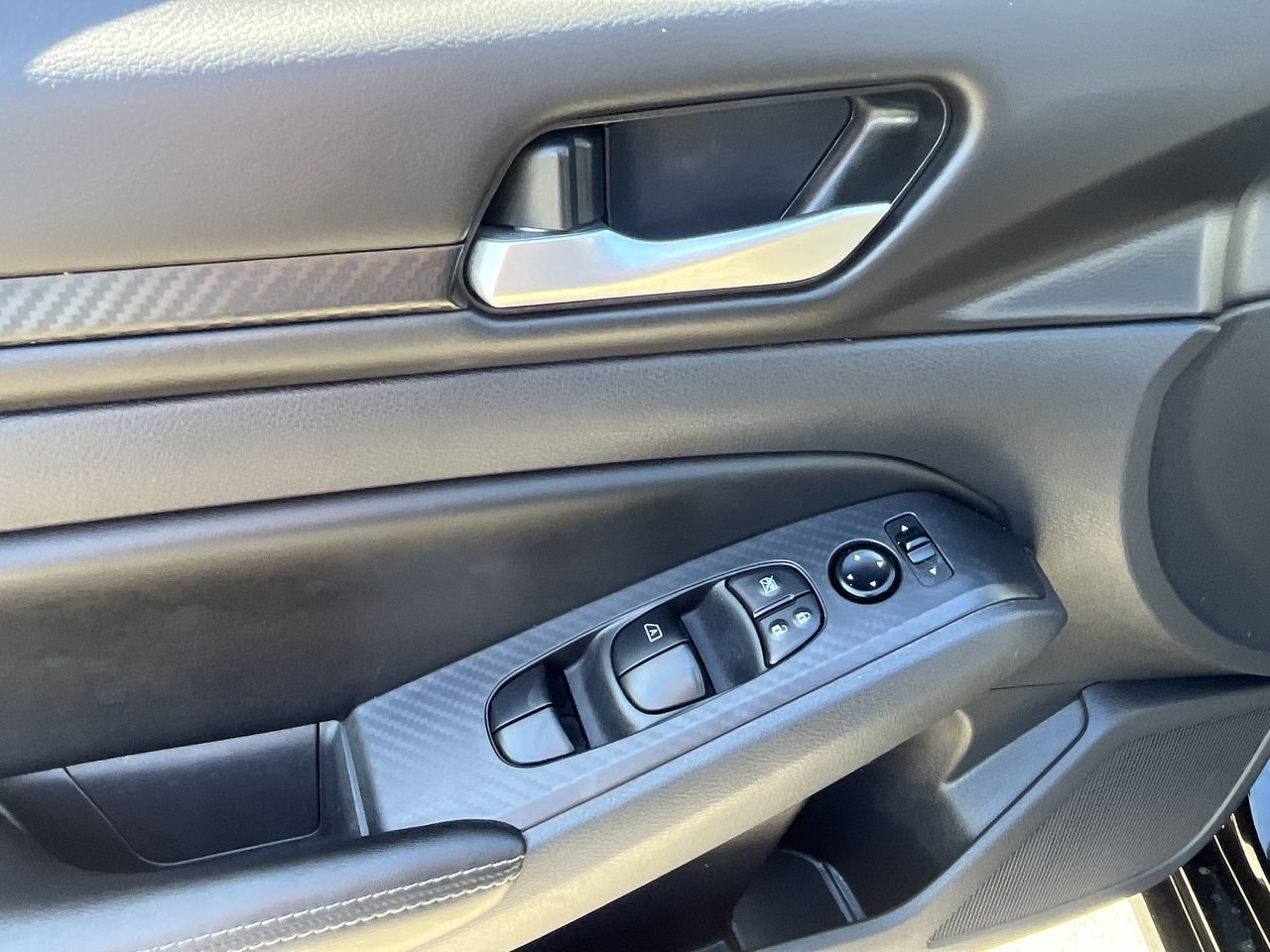 Used 2025 Nissan Altima 2.5 SV FWD image 20