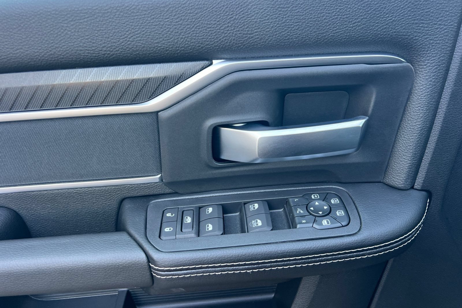 New 2026 RAM 3500 Big Horn AWD/4WD image 10