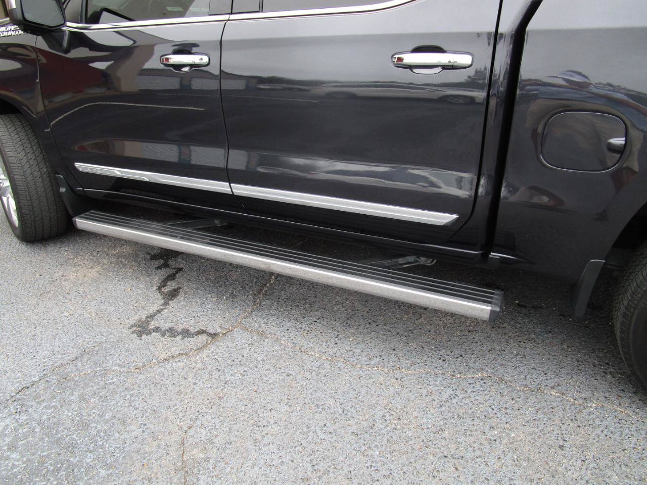 Used 2023 Chevrolet Silverado 1500 High Country w/ Technology Package AWD/4WD image 24