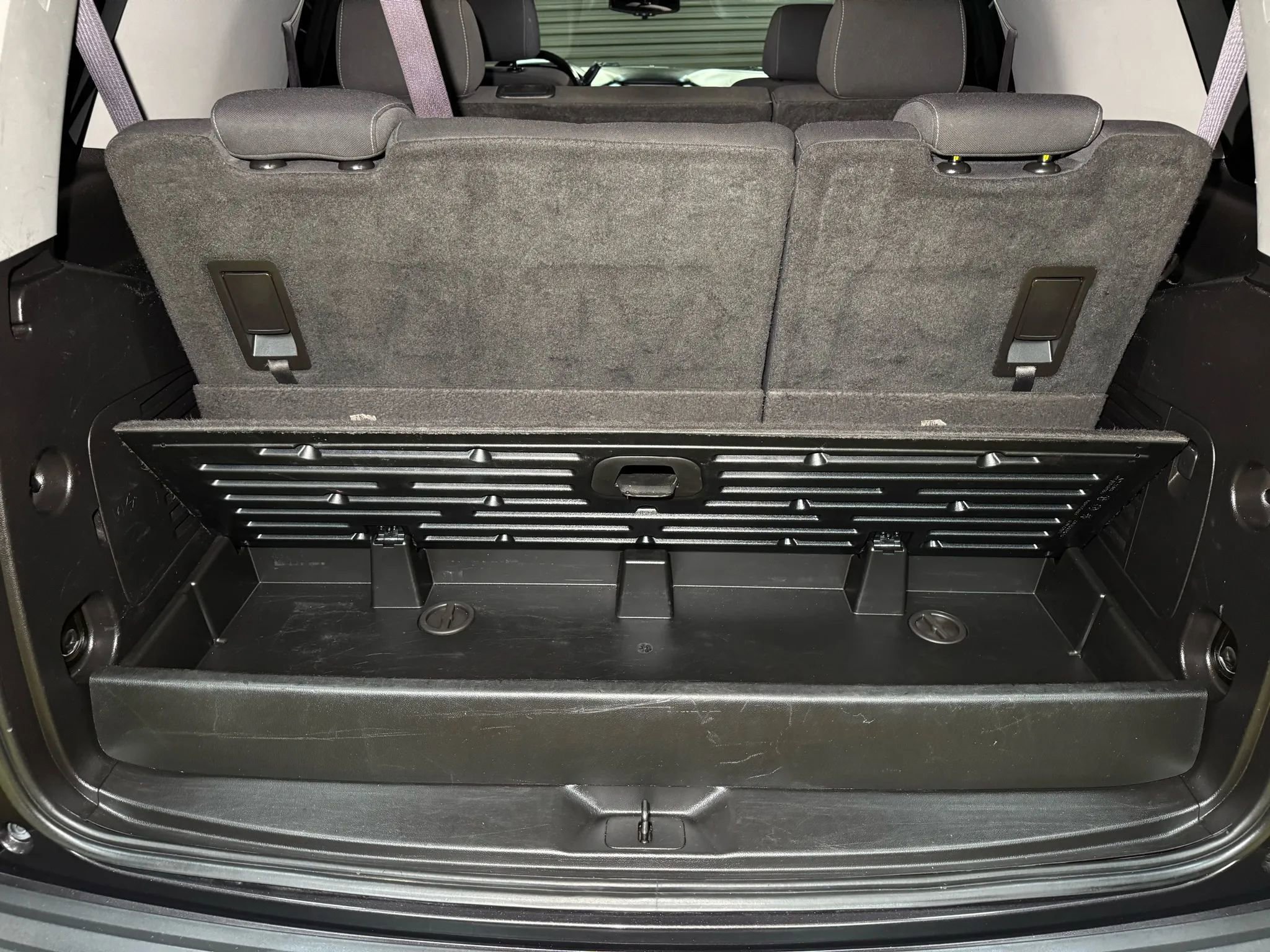 Used 2016 GMC Yukon SLE w/ HD Trailering Package image 17