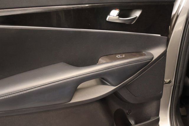 Used 2017 Kia Sorento LX w/ LX Convenience Package image 29