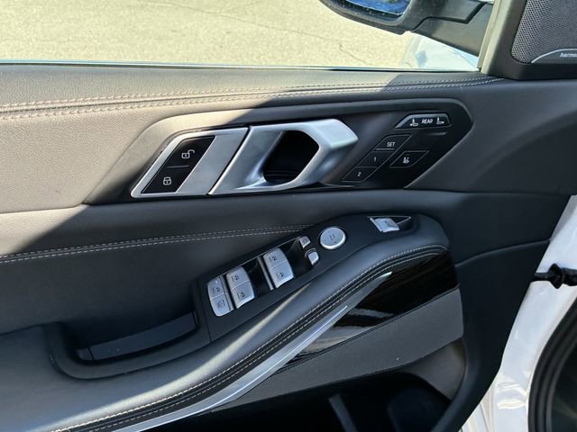 Used 2025 BMW X7 xDrive40i image 17