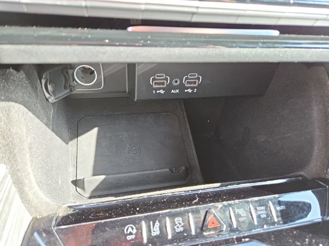 Used 2024 Jeep Wagoneer Series II w/ Flexible Seating Group AWD/4WD image 23