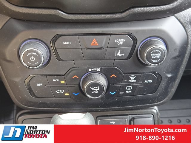 Used 2021 Jeep Renegade Latitude w/ Convenience Group AWD/4WD image 22