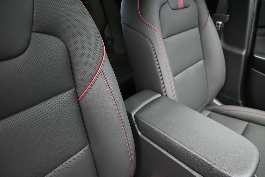 New 2026 Chevrolet Trax RS w/ Sunroof Package FWD image 27