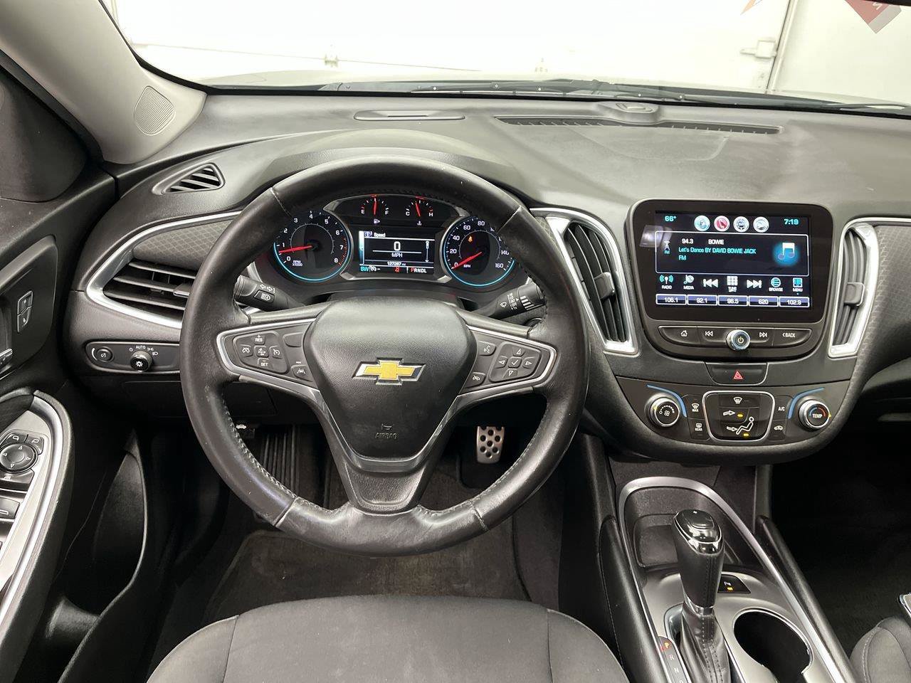 Used 2016 Chevrolet Malibu LT FWD image 12