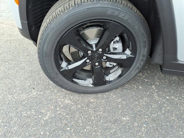 New 2025 Jeep Grand Cherokee L Altitude image 6