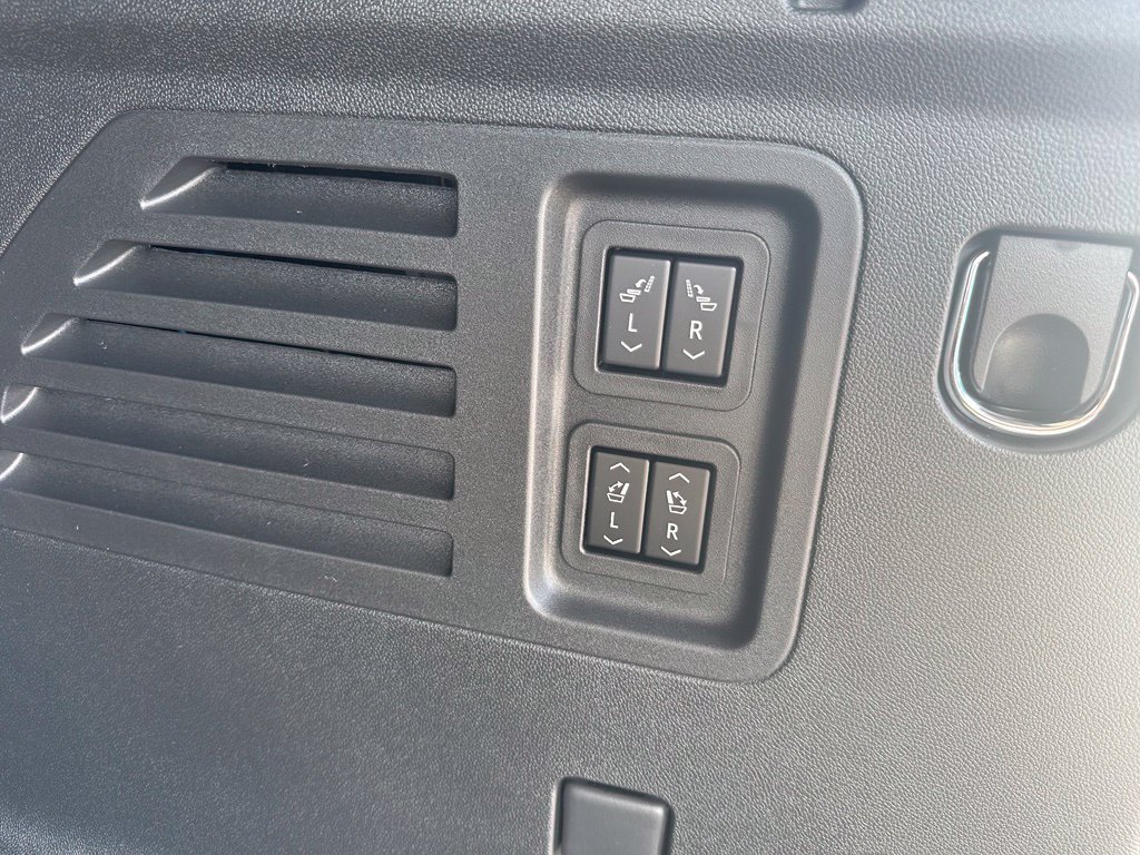New 2026 Buick Enclave Avenir w/ Super Cruise Package FWD image 33