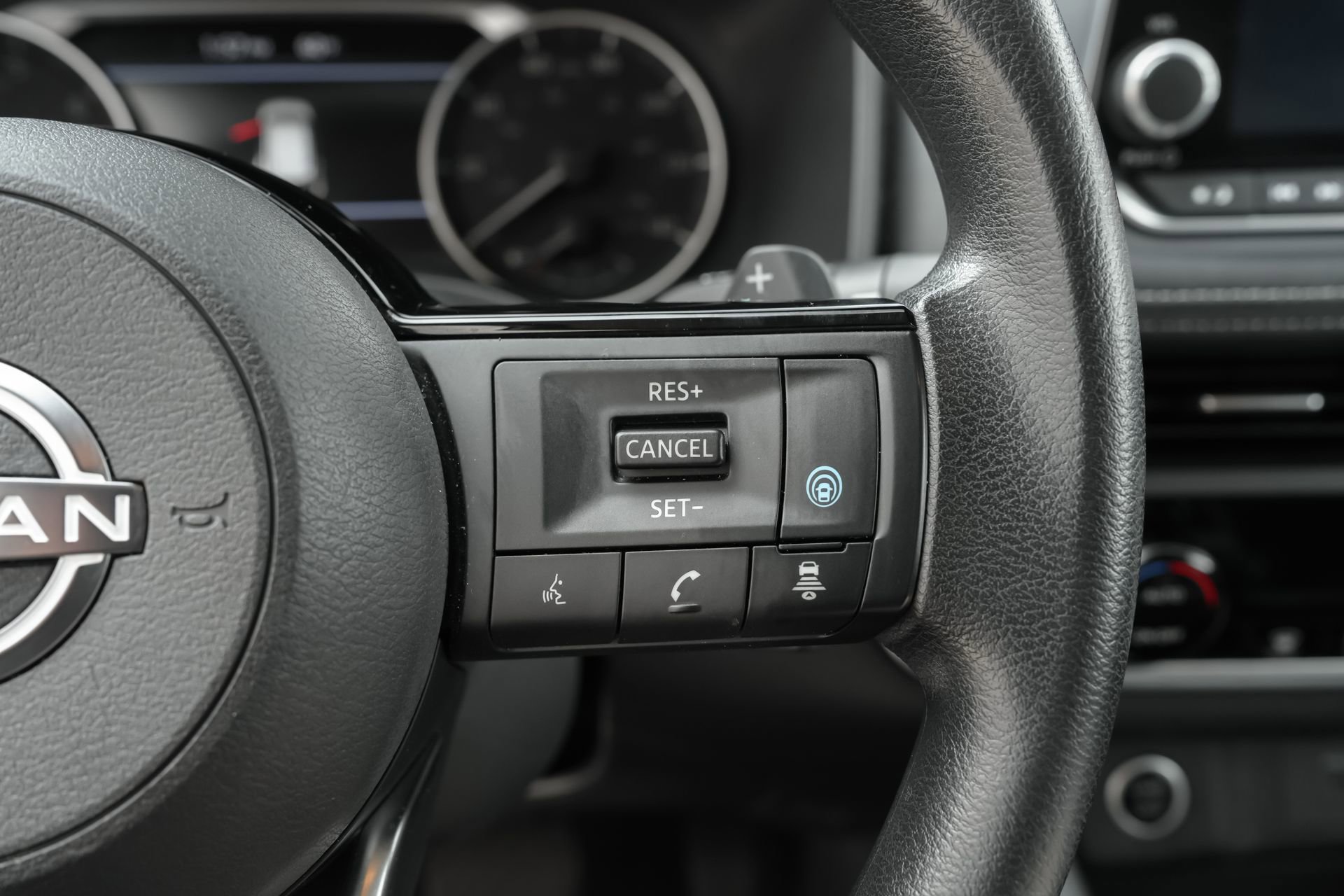 Used 2023 Nissan Rogue SV image 17