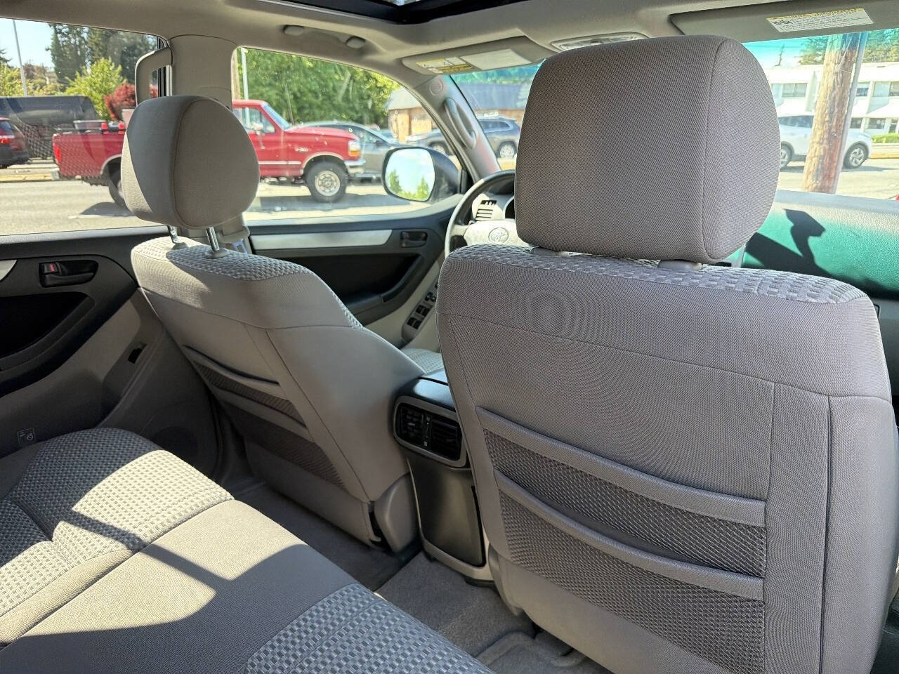 Used 2007 Toyota 4Runner SR5 AWD/4WD image 22