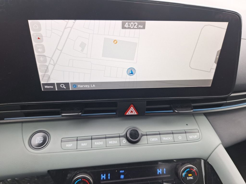 Used 2025 Hyundai Elantra Limited image 15