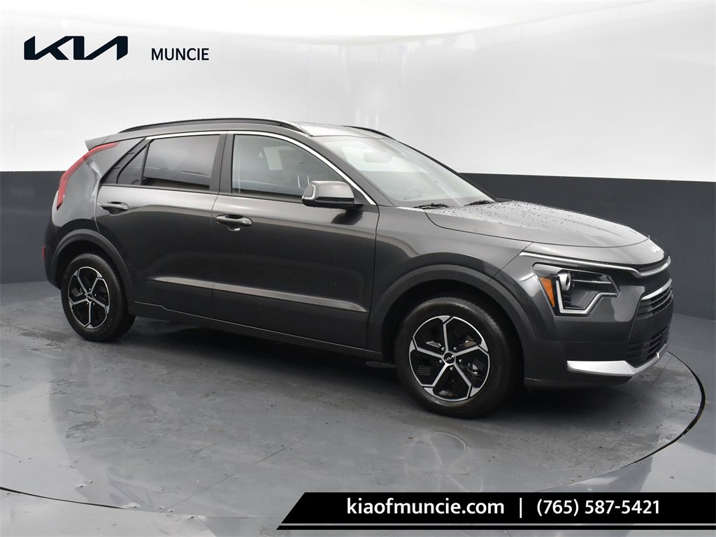 New 2025 Kia Niro EX