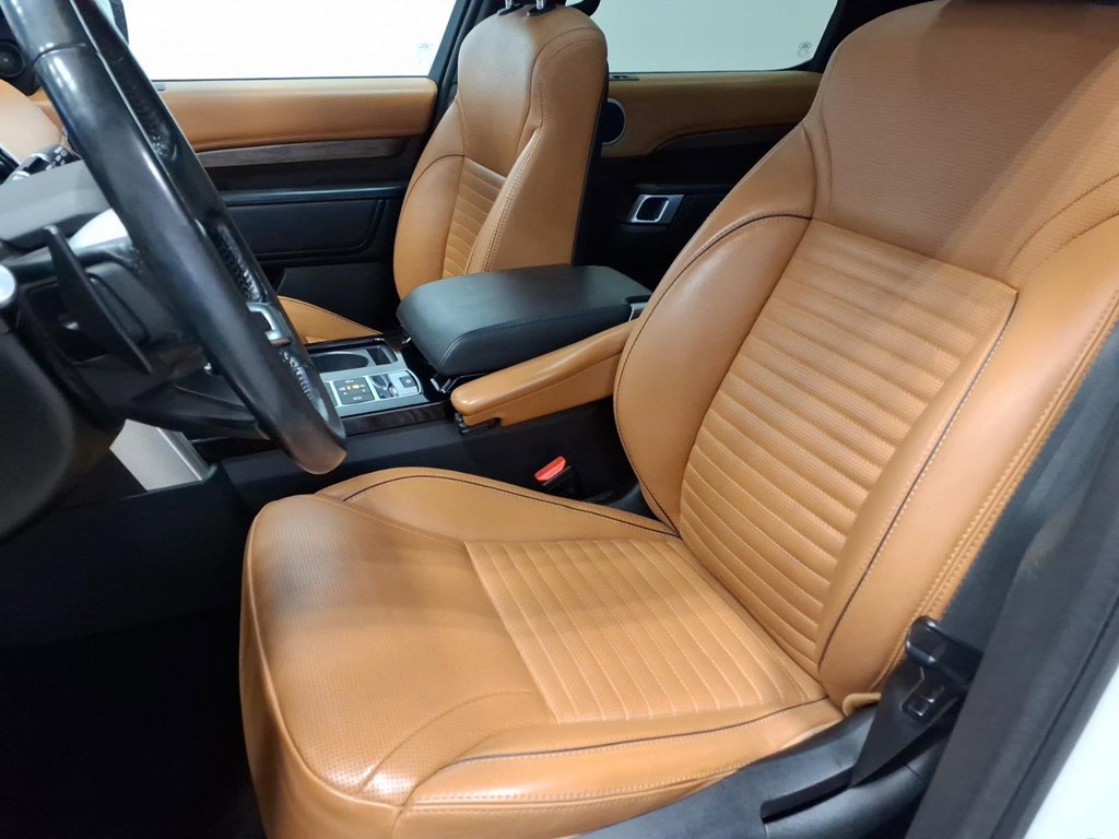 Used 2019 Land Rover Discovery HSE Luxury AWD/4WD image 18