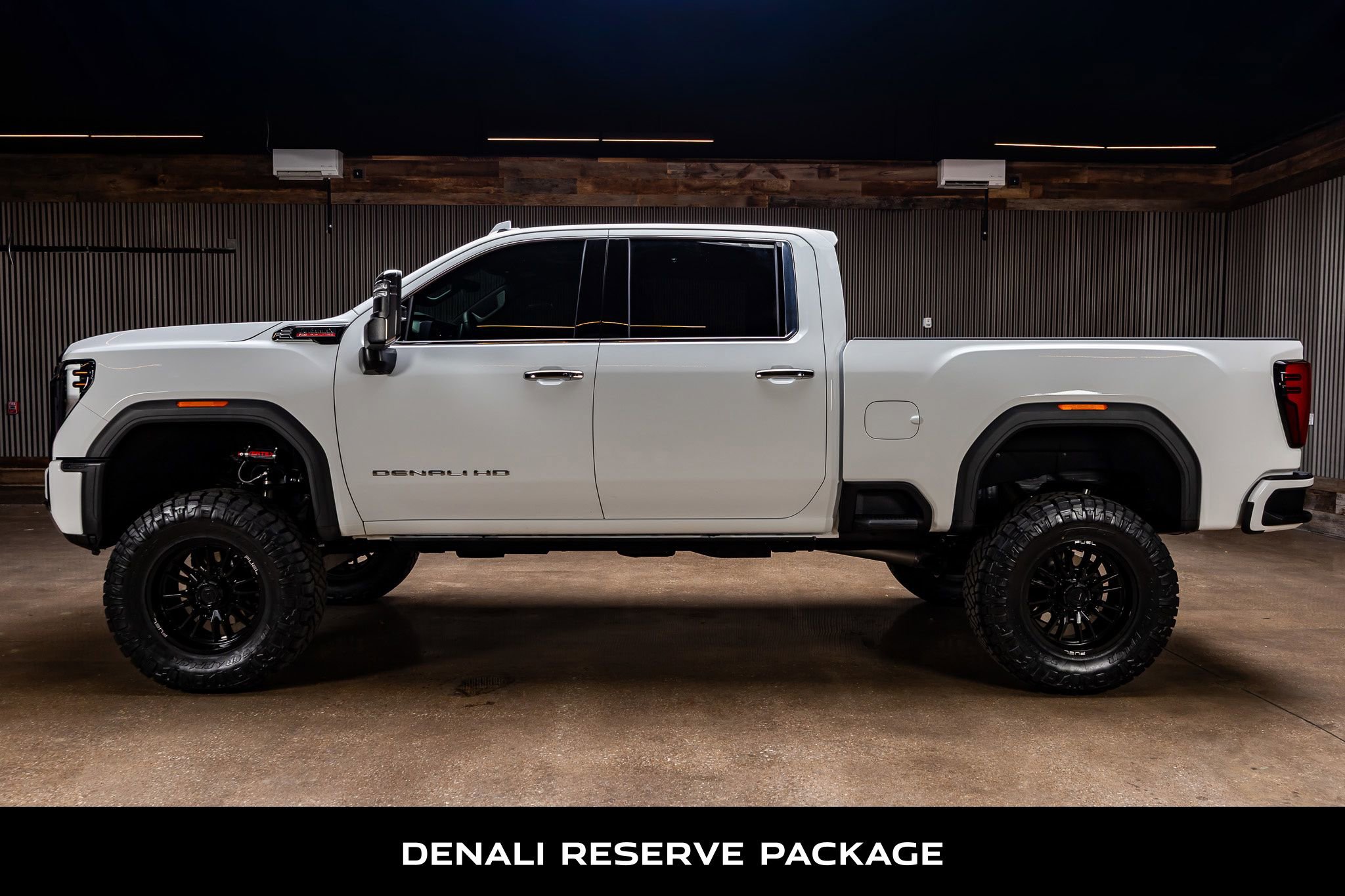 Used 2025 GMC Sierra 2500 Denali w/ Denali Reserve Package image 6
