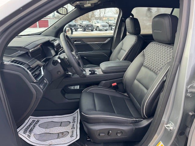 Used 2024 GMC Acadia Denali w/ LPO, Floor Liner Package image 10