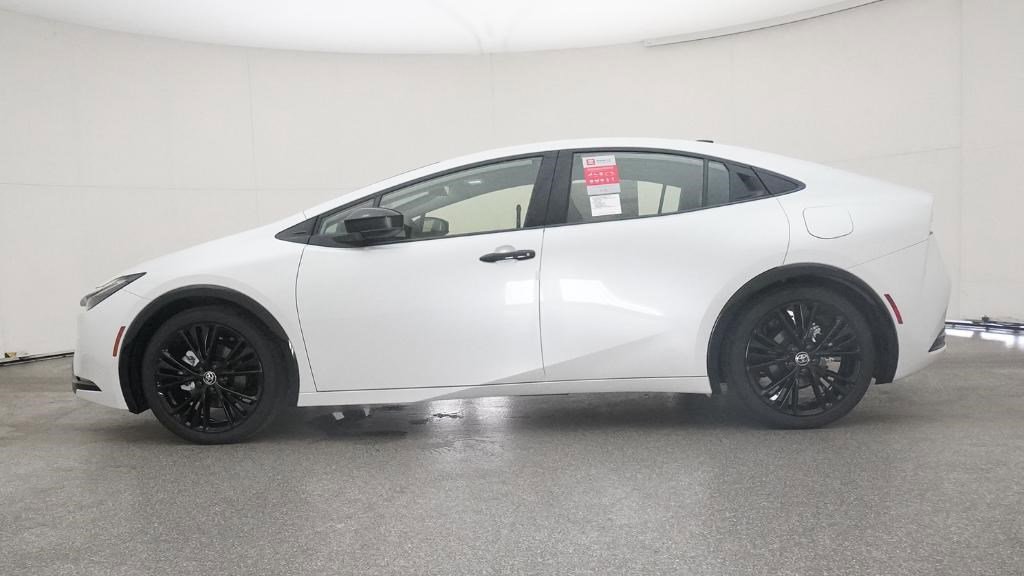 New 2026 Toyota Prius Plug-In Hybrid FWD image 10