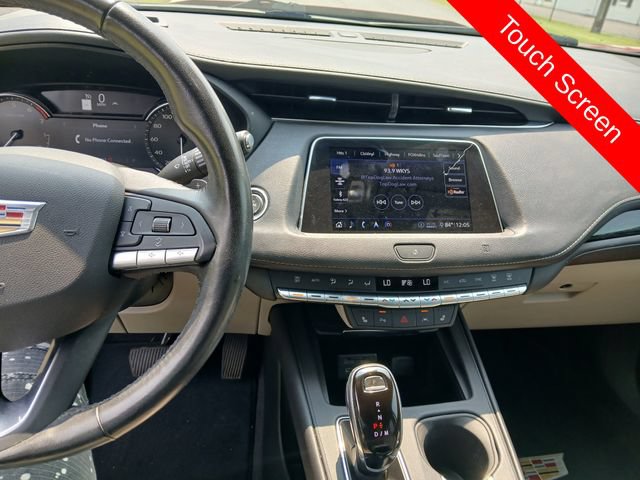 Used 2020 Cadillac XT4 Premium Luxury w/ Cold Weather Package FWD image 16